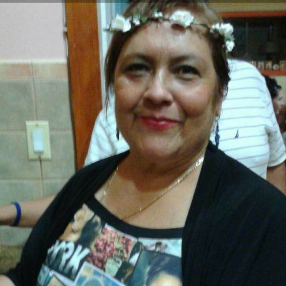 Meet your Posher, Leona - Picture 1 of 1