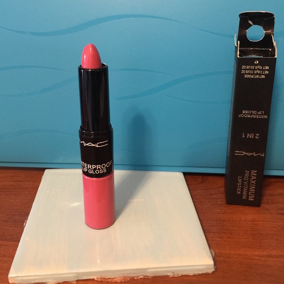 Mac lipstick 2 in 1