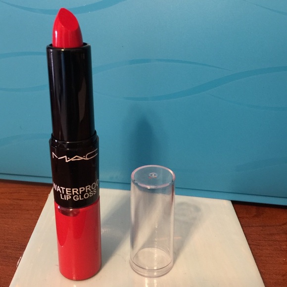 Mac lipstick 2 in 1