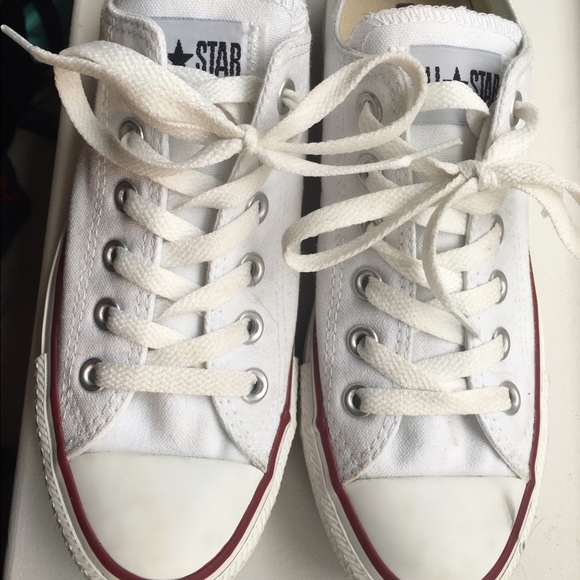 White Converse Chuck Taylor - Women's 7, Men's 5