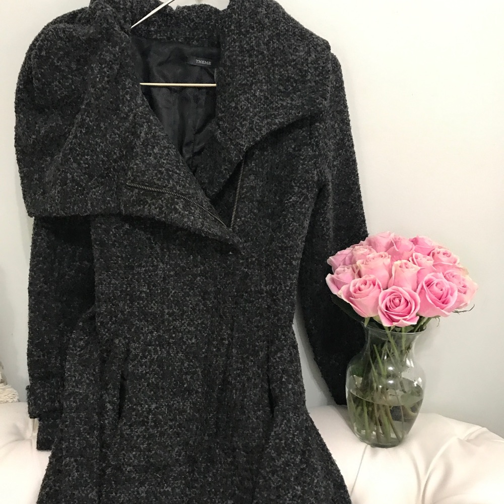SOLD! 🌸 Theme, hooded wrap coat with zipper