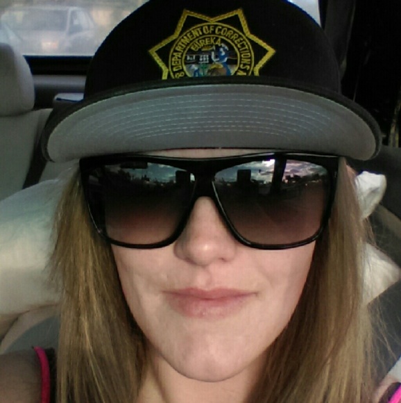 Meet your Posher, Danielle - Picture 1 of 1