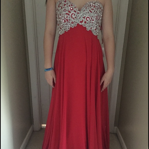 PROM/FORMAL LONG DRESS