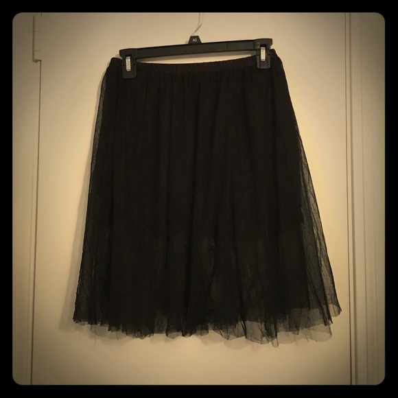NWOT Distressed Tulle Skirt