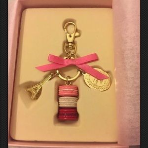 🚫SOLD🚫Laduree Macaroon keychain pink