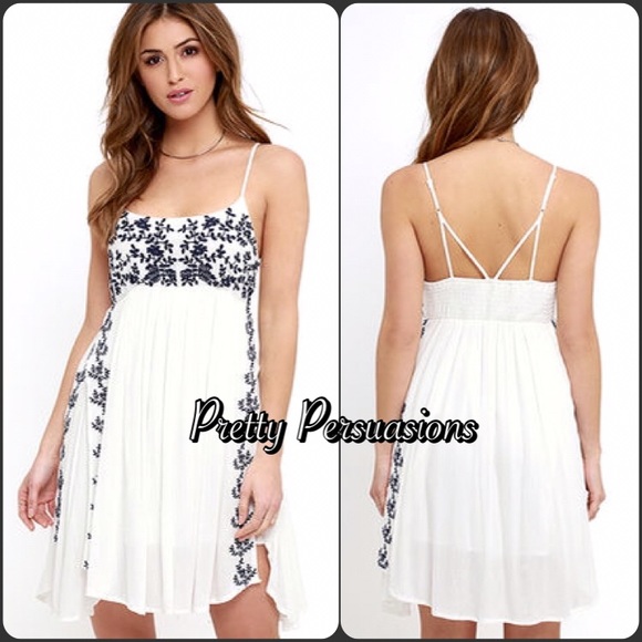 LAST ONE‼️ White Floral Embroidered Slip Dress - Picture 4 of 4