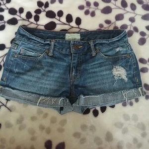 Aeropostale medium wash destoyed shorty shorts