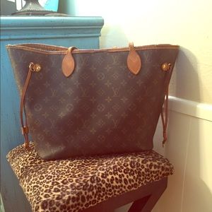 Louis Vuitton Neverfull MM with base shaper