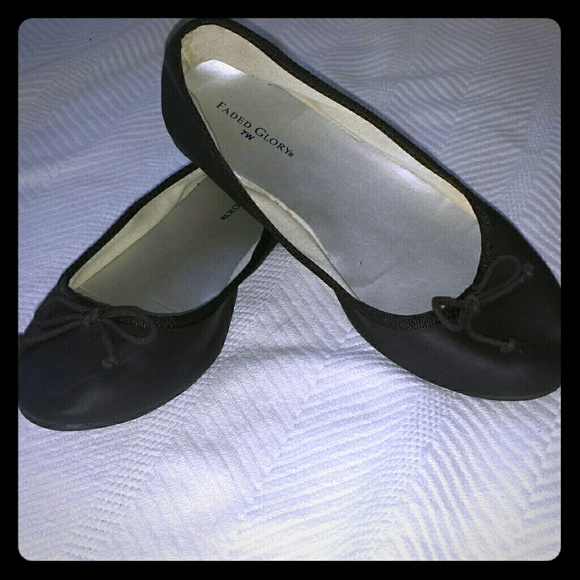 Dark brown flats with bows