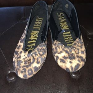 Cheers flats NWOT