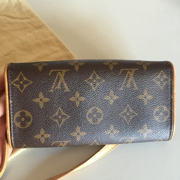 ⛔️SOLD⛔️Louis Vuitton Twin Pouchette PM - Picture 2 of 4