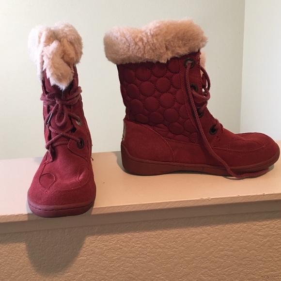 Red Bearpaw boots. Only worn a few times. Size 8