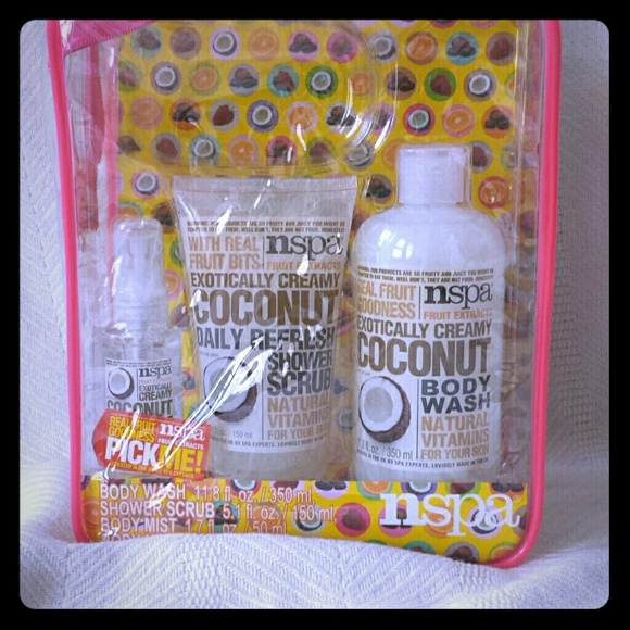 COCONUT body wash, scrub and mist