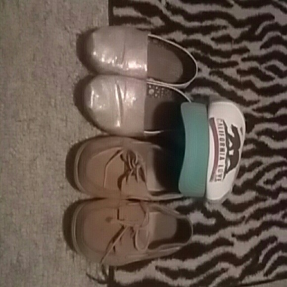Sperrys, toms, hat