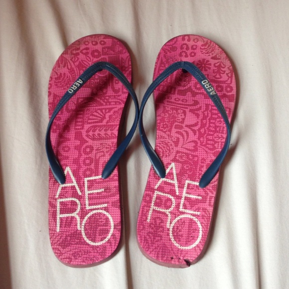 Aeropostale flip flops