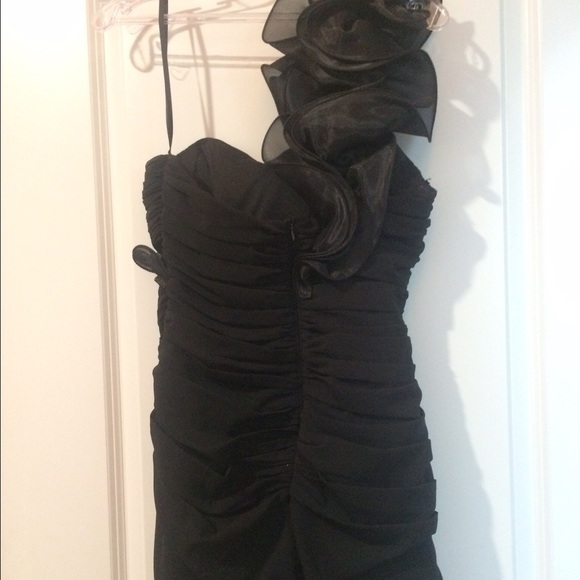 Short 1 shoulder dress homecoming/ wedding ! - Picture 4 of 4