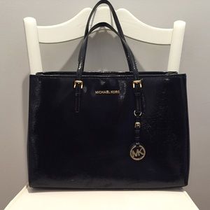 💥Michael Kors Black Tote 💥 Just reduced!!