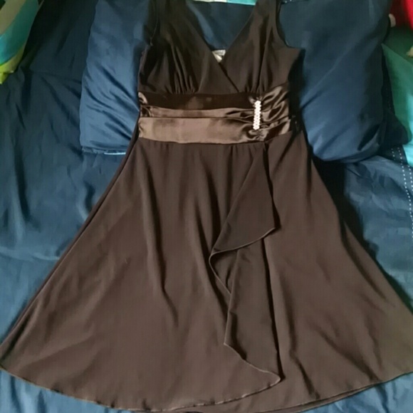 🌸🆕 LISTING 🌸Semi formal dress