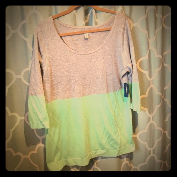 NWT. 3/4 sleeve color block sweater