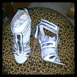 Bakers Sandals Shoes Sz5 GUC