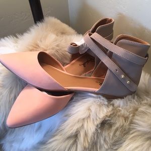 Nude + salmon flats