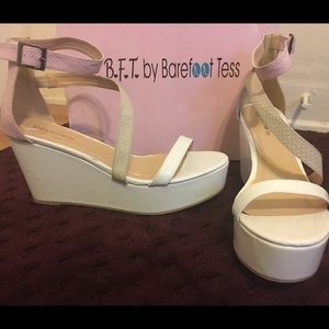 Barefoot Tess platformwedges