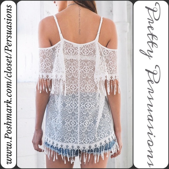 SOLD 🌻NWT White Lace & Fringe Cold Shoulder Top - Picture 3 of 4