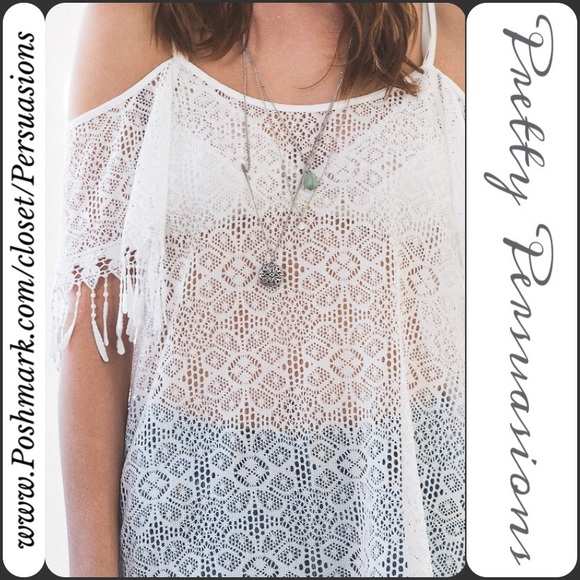 SOLD 🌻NWT White Lace & Fringe Cold Shoulder Top - Picture 4 of 4