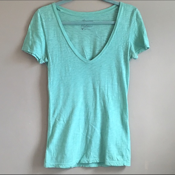 V-neck tee