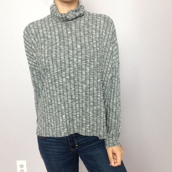 American Eagle Outfitters Tops - [AEO] turtleneck gray top