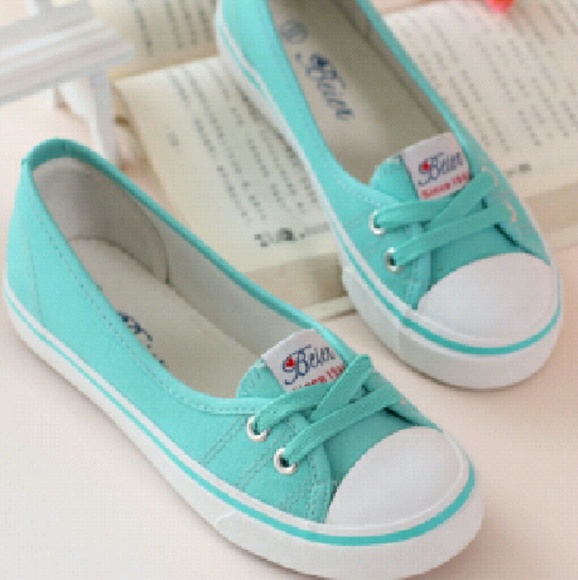 shoes - Picture 2 of 3