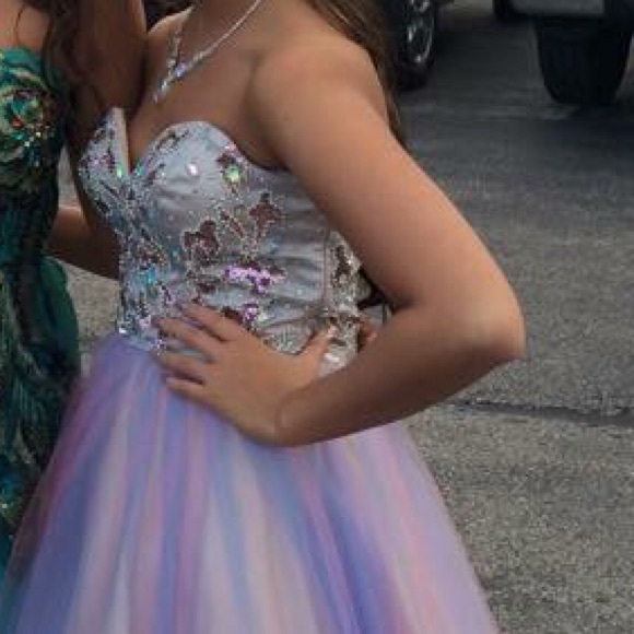 Prom dress - Picture 2 of 2