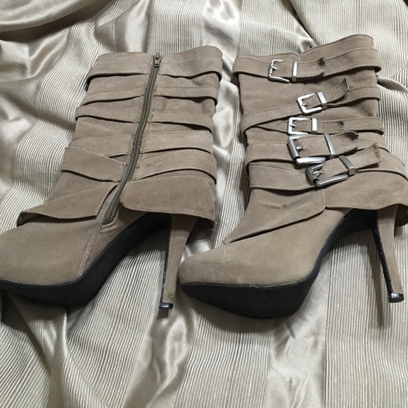 Boot heels w buckles size 8