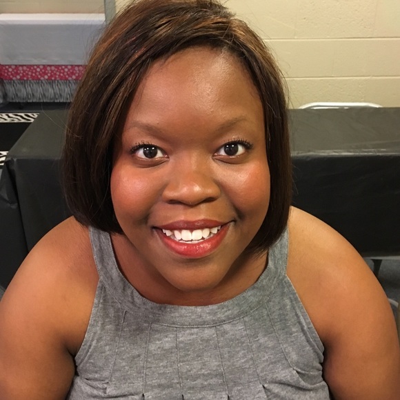 Meet your Posher, LaTrice - Picture 2 of 4