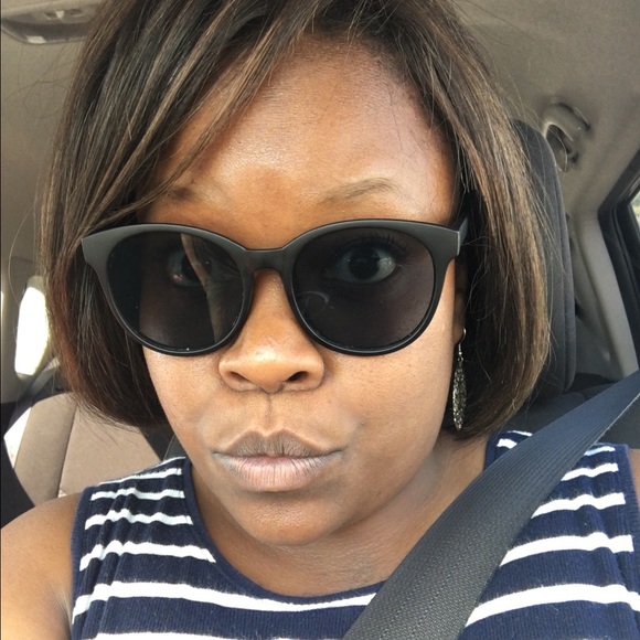 Meet your Posher, LaTrice - Picture 4 of 4