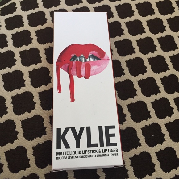 Other - Kylie Cosmetics Lip Kit 22