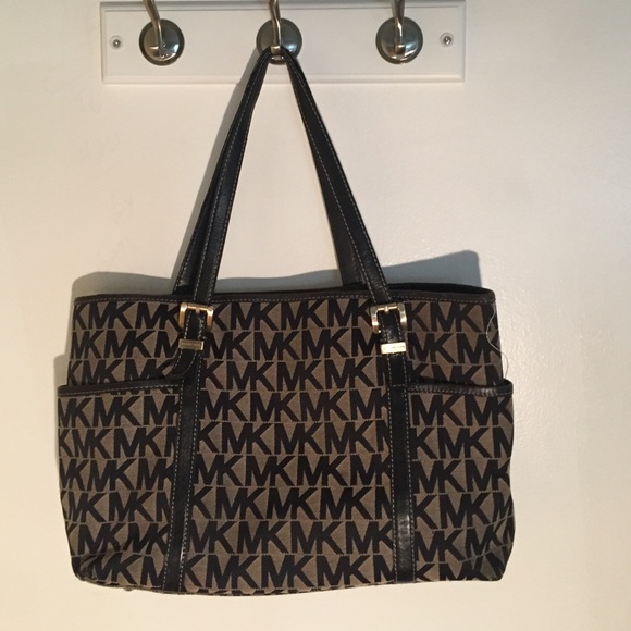 Michael Kors black logo bag - Picture 2 of 4