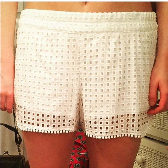 Lilly for target White shorts size Large!!!