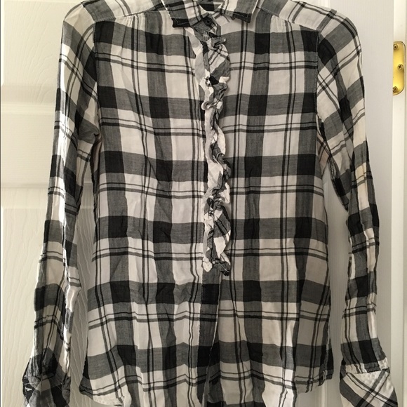 Black and white plaid gap blouse