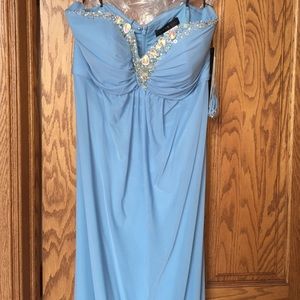 BRAND NEW Alyce Paris never worn