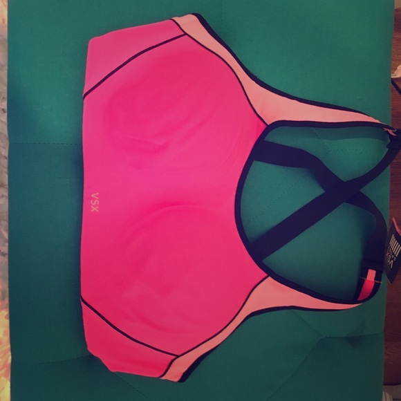 VSX SPORTS BRA NEVER WORN