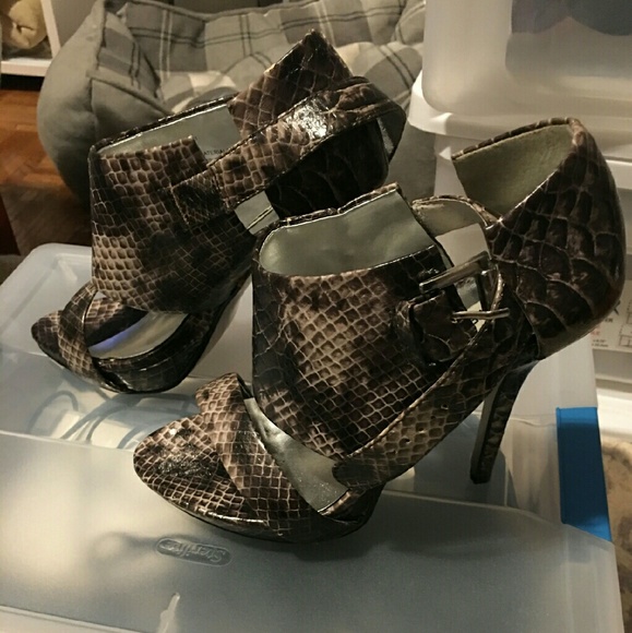 Steve Madden Snakeskin Print Open Toe stilettos
