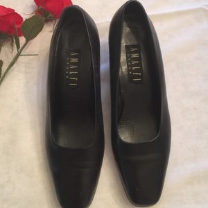 Amalfi Italy Black Dress Pumps