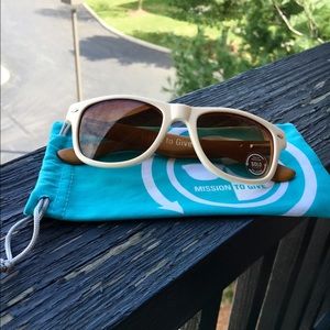 Solo eyewear polarized sunglasses. Brand new.