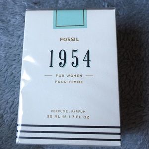 Fossil perfume