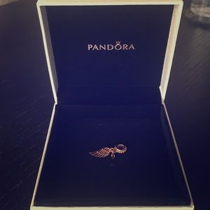 Love & Guidance, Pandora rose