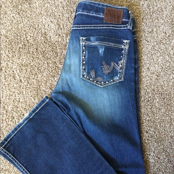 Buckle jeans