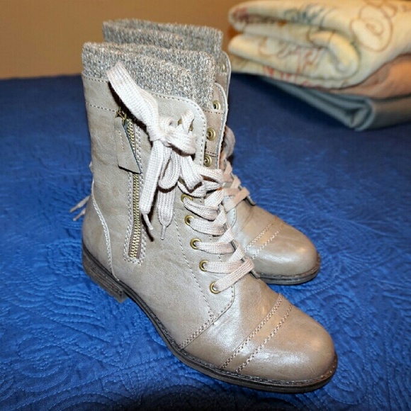 Boots - Picture 1 of 4