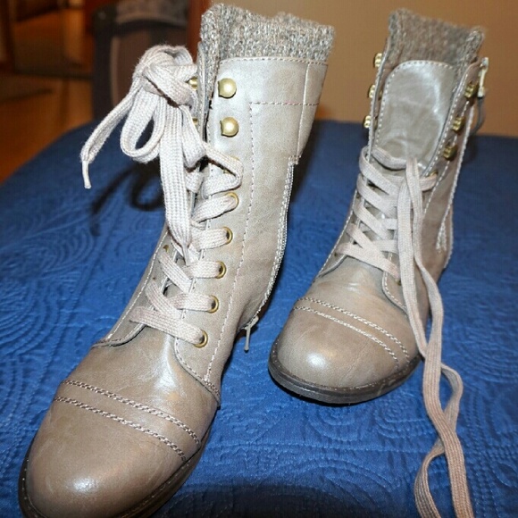 Boots - Picture 2 of 4