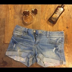Forever 21 Jean shorts🌴